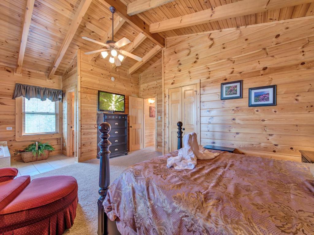 Misty Mountain Hideaway, 3 Bedrooms, Sleeps 10, Pool Access, Wifi Pigeon Forge Exterior photo