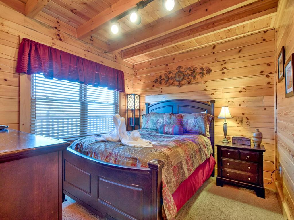 Misty Mountain Hideaway, 3 Bedrooms, Sleeps 10, Pool Access, Wifi Pigeon Forge Exterior photo