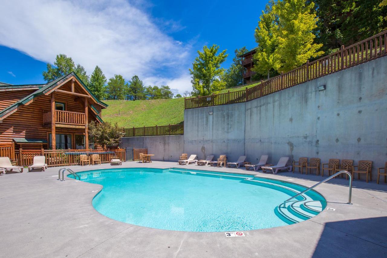 Misty Mountain Hideaway, 3 Bedrooms, Sleeps 10, Pool Access, Wifi Pigeon Forge Exterior photo