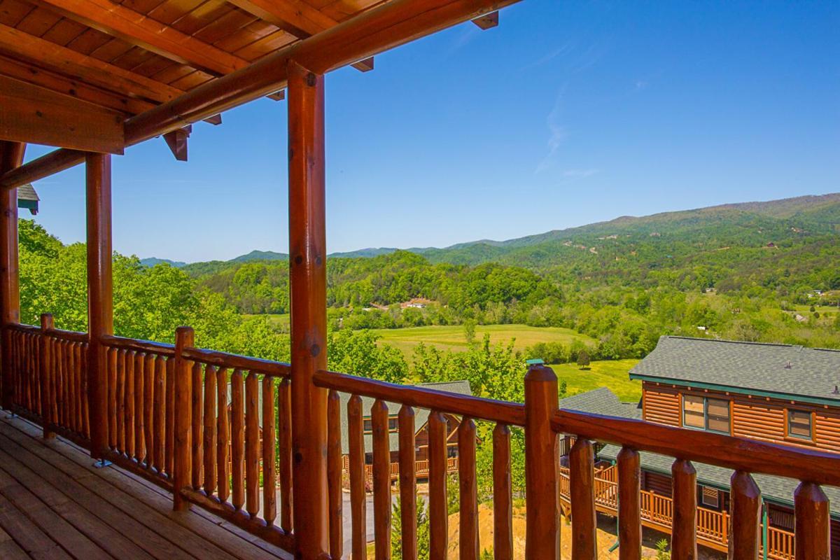 Misty Mountain Hideaway, 3 Bedrooms, Sleeps 10, Pool Access, Wifi Pigeon Forge Exterior photo